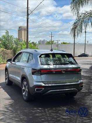 VOLKSWAGEN TAOS 1.4 250 TSI TOTAL FLEX HIGHLINE AUTOMÁTICO